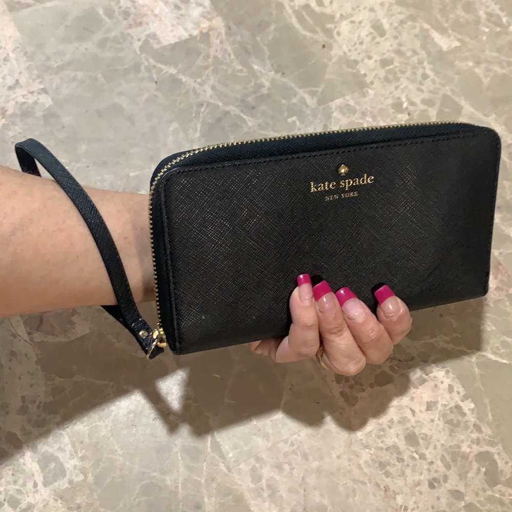 Kate Spade Wristlet Wallet black ♠️♠️♠️